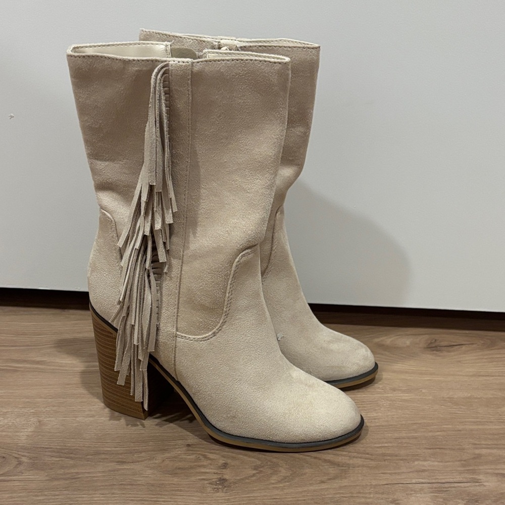 Fringe Suede Cream Boots